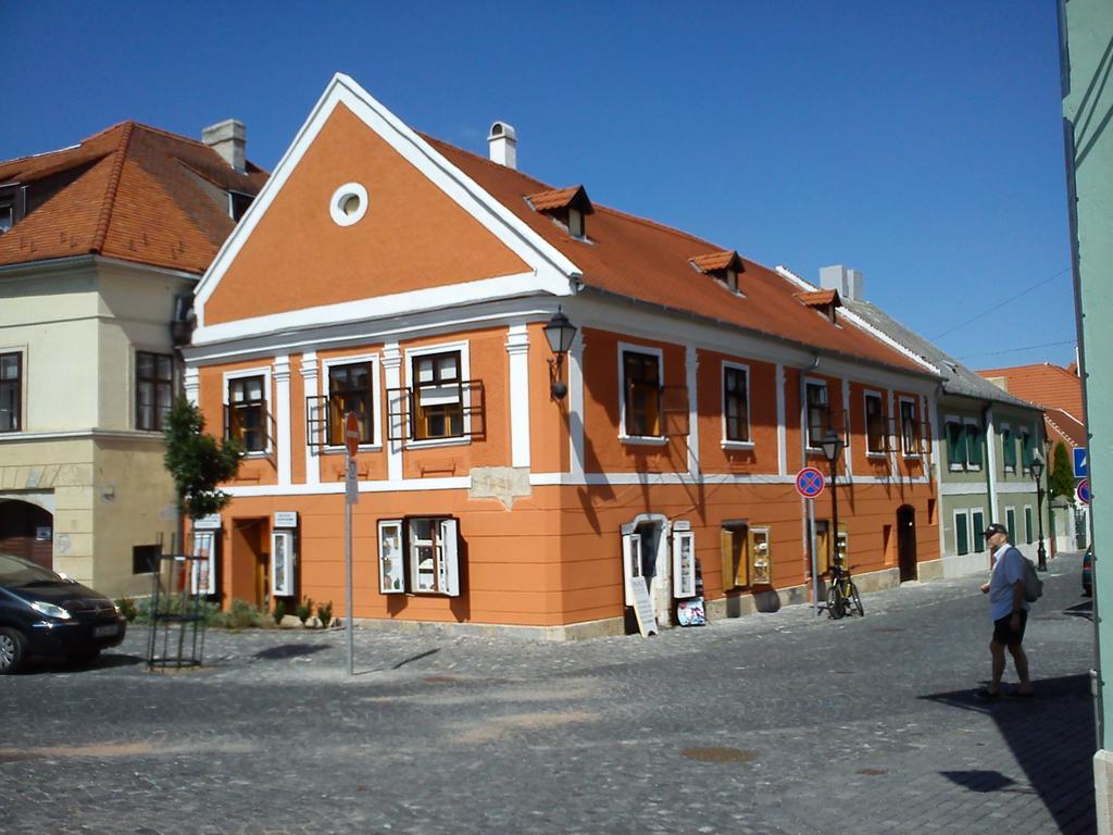 Pont Vendeghaz Hotel Koszeg Exterior photo